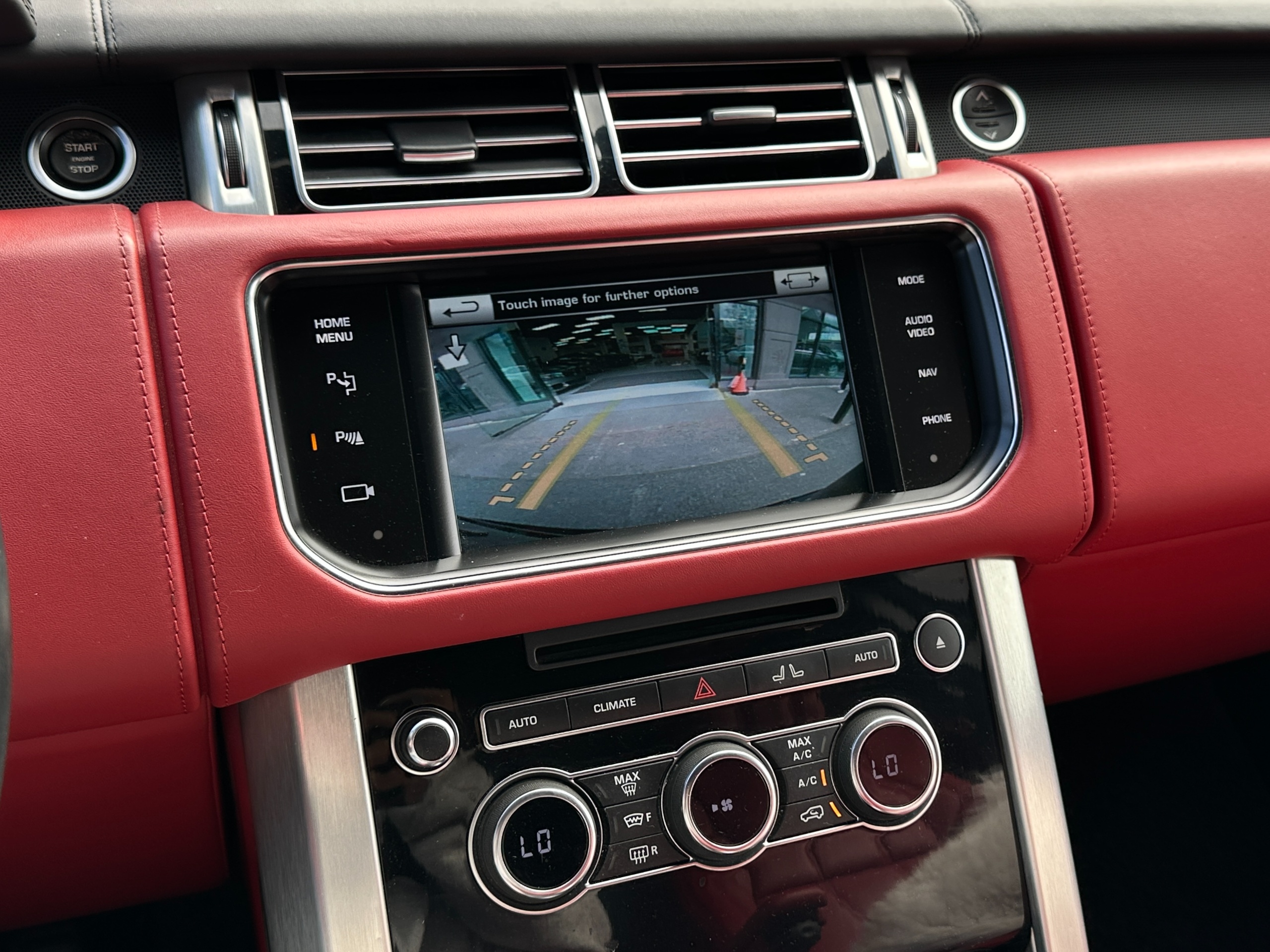 2015 Land Rover Range Rover - Image 12